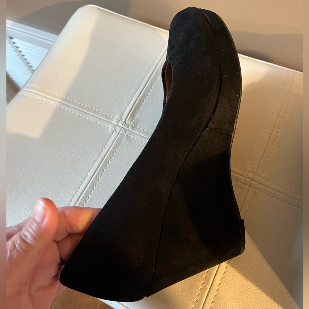 a.n.a Classic Black Wedge Shoes, Size 8 1/2 - Picture 7 of 8